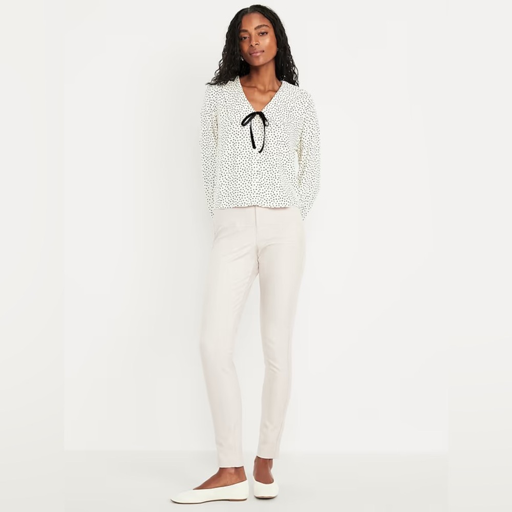 NWT! Old Navy High-Waisted Pixie Skinny Ankle Pants - Size 2 🖤
